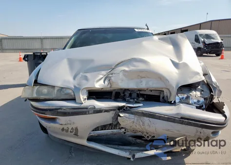 1998 Buick Lesabre Custom из США, поврежденный, VIN 1G4HP52K1WH527383